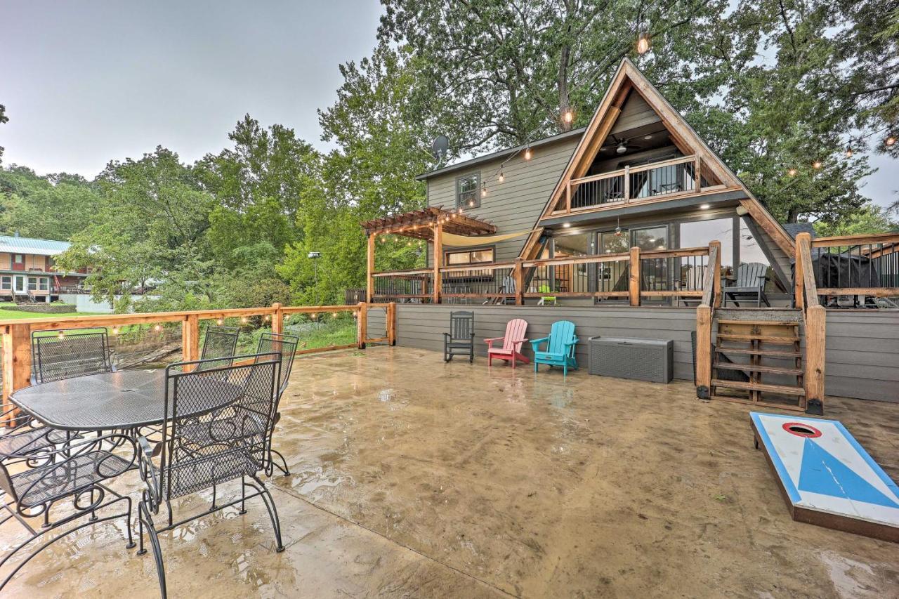 Family-Friendly Eucha Cabin Lakefront Views! Exterior photo