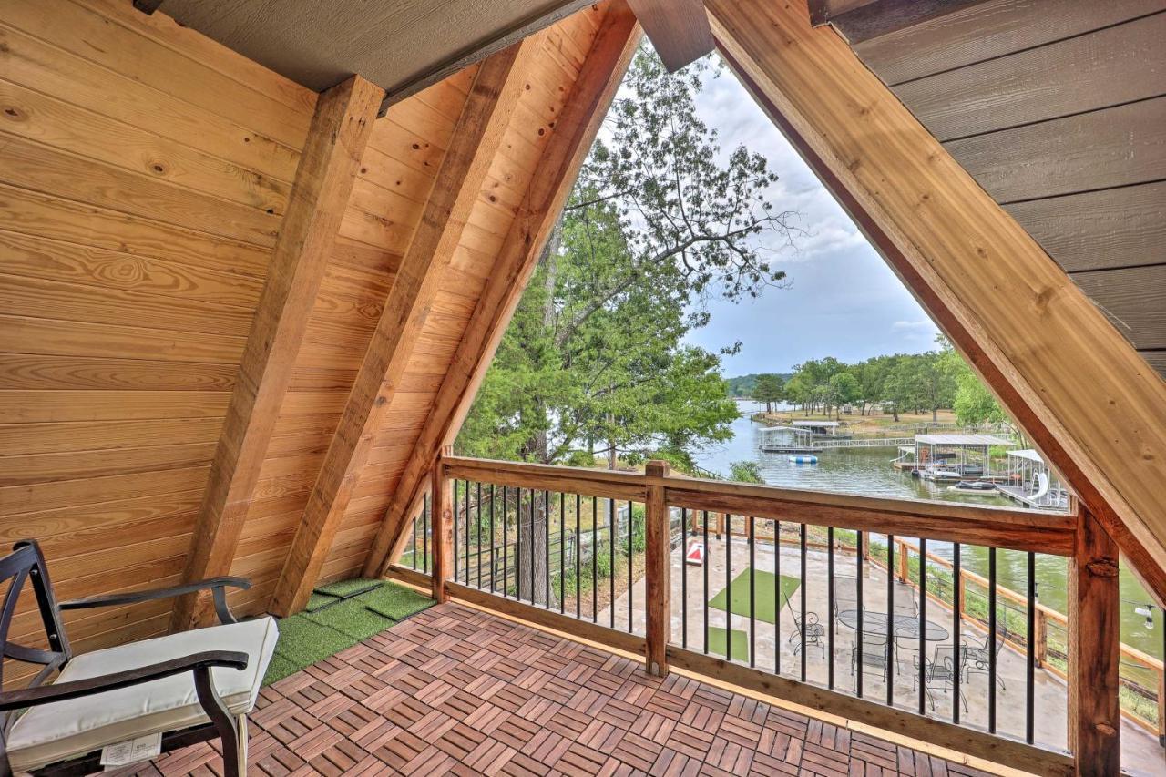 Family-Friendly Eucha Cabin Lakefront Views! Exterior photo